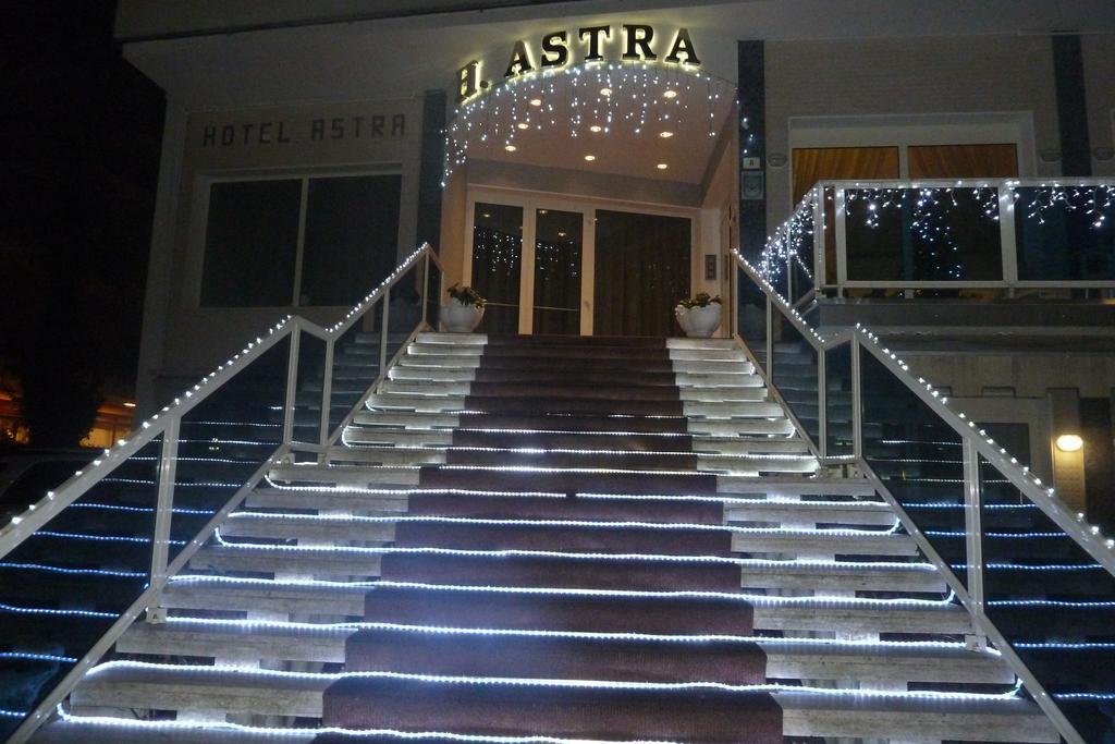 Hotel Astra Milano Marittima Exterior photo