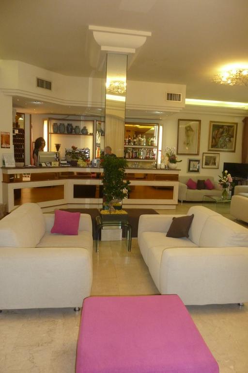 Hotel Astra Milano Marittima Exterior photo