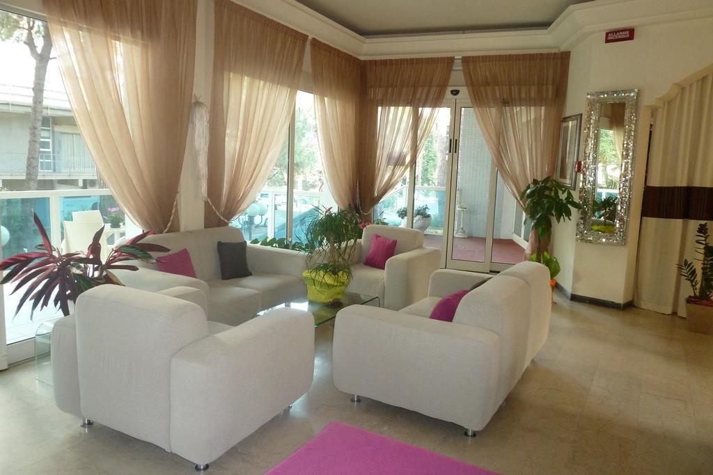 Hotel Astra Milano Marittima Exterior photo