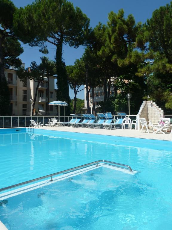 Hotel Astra Milano Marittima Exterior photo