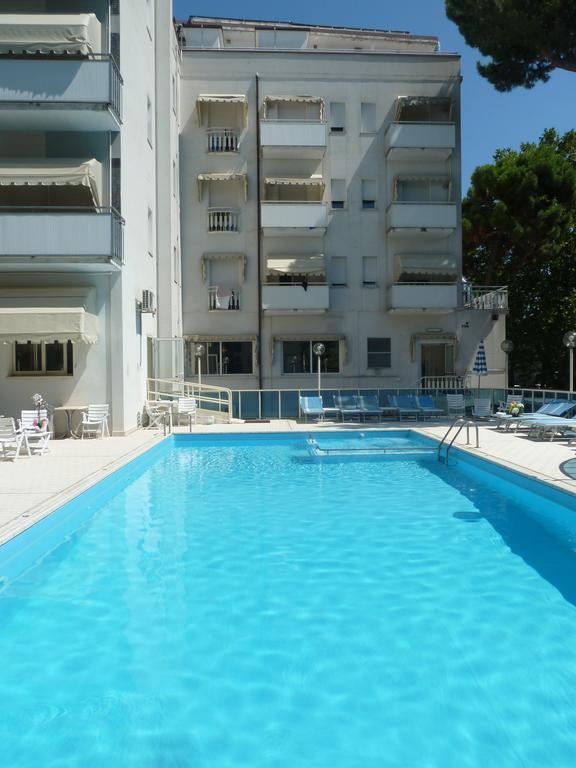 Hotel Astra Milano Marittima Exterior photo